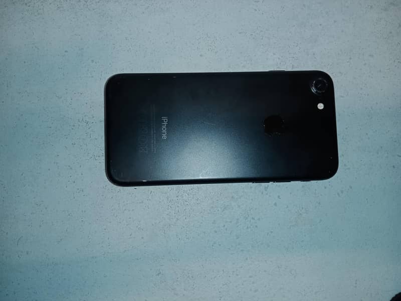 Apple iPhone 7 1