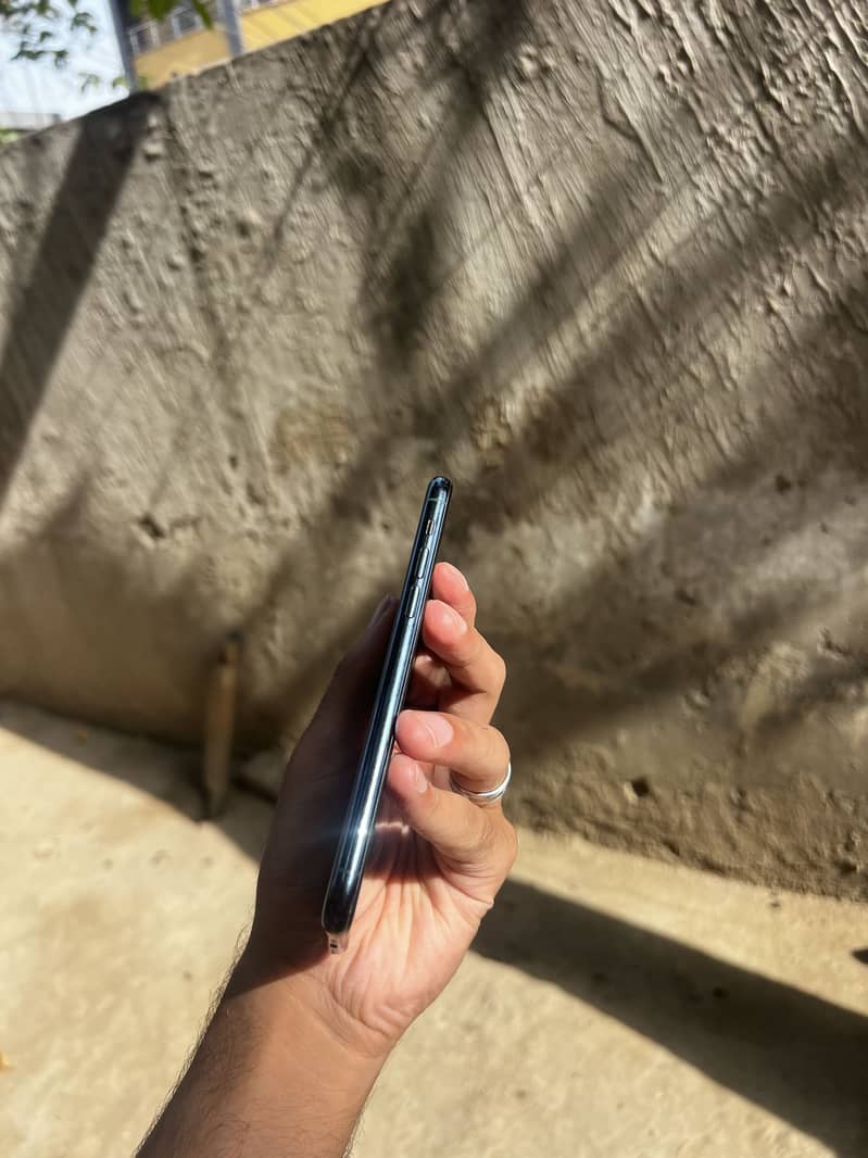 Apple iPhone 11 Pro 0