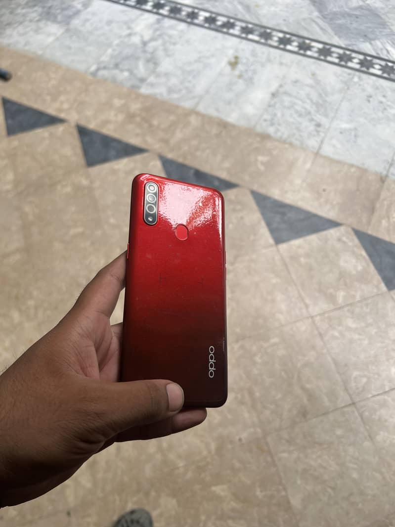 OPPO A31 0