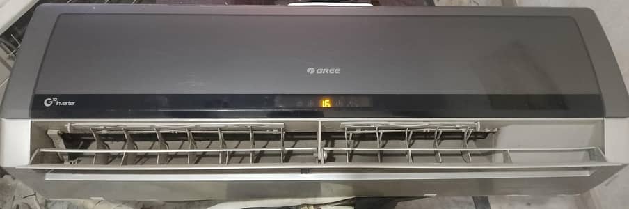 gree 1.5 ton inverter AC for sale original condition