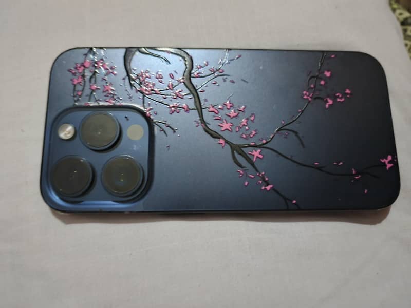 Apple iPhone 15 Pro 0