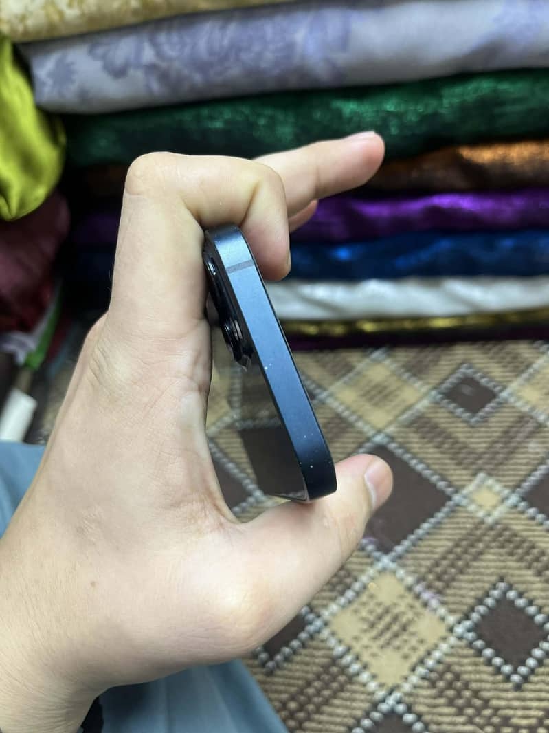 Apple iPhone 13 3