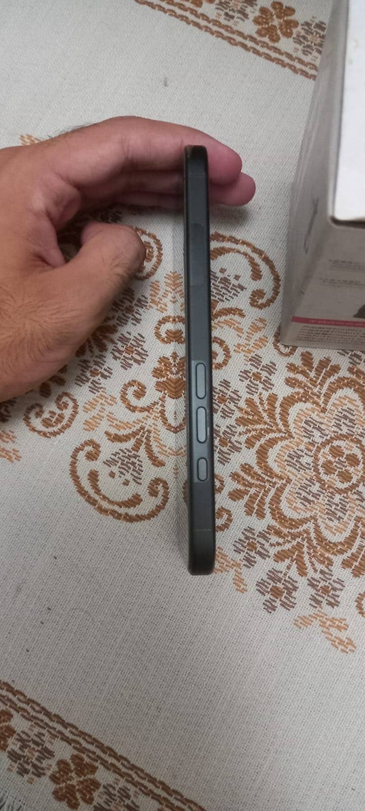 iPhone 16 Jv 1