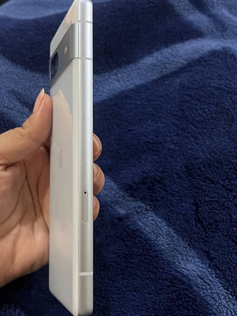 Google Pixel 7a 2