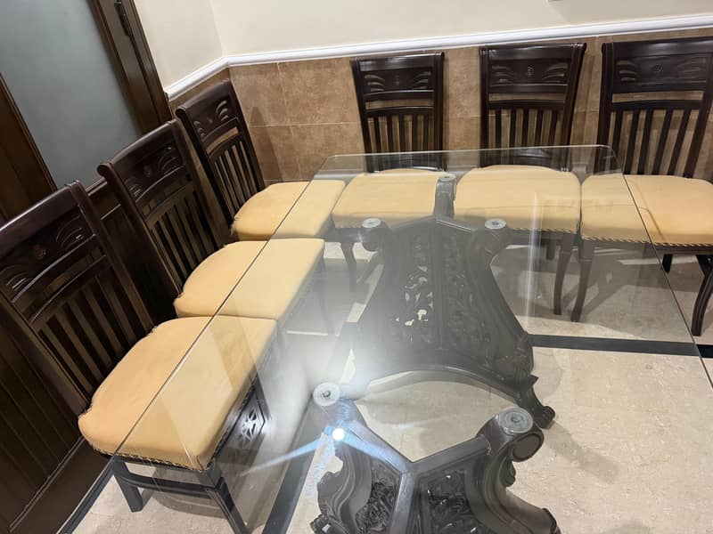 Dinning table 0