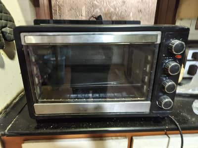 West point Electric Oven for sale. WF-4500 RKC, 8/10 Condition