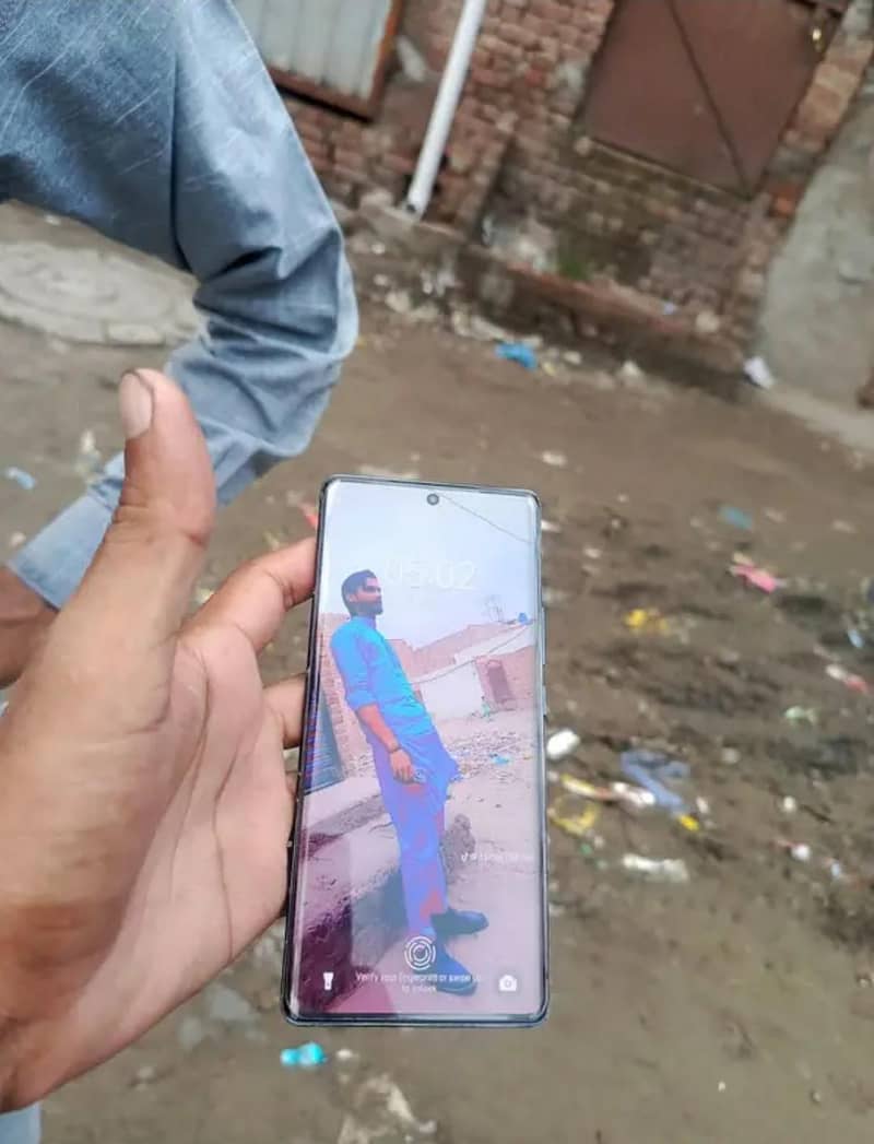 techno spark 20 pro plus 8