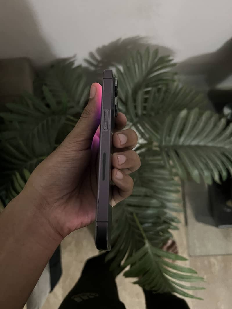 Apple iPhone 14 Pro 1