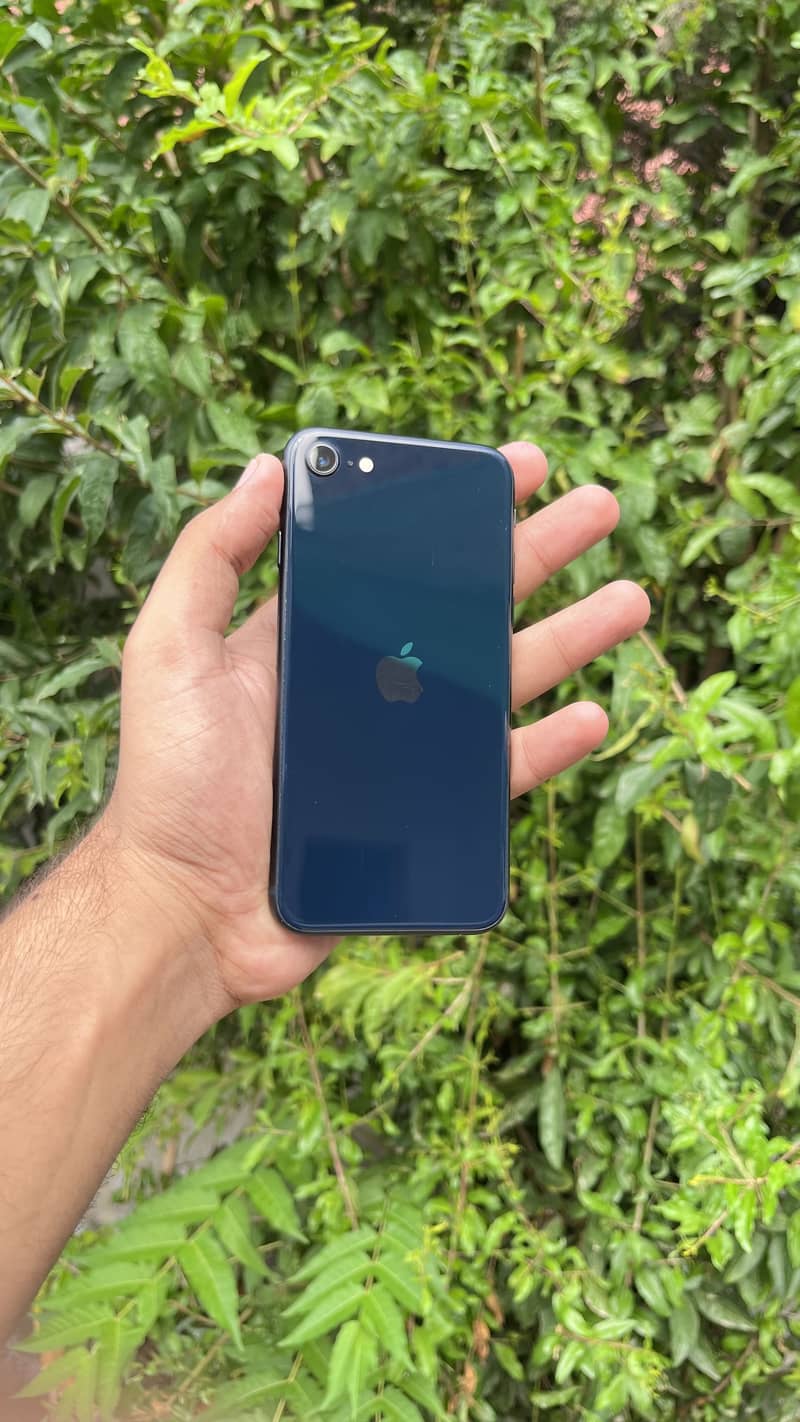 Apple iPhone SE 3rd generation 5
