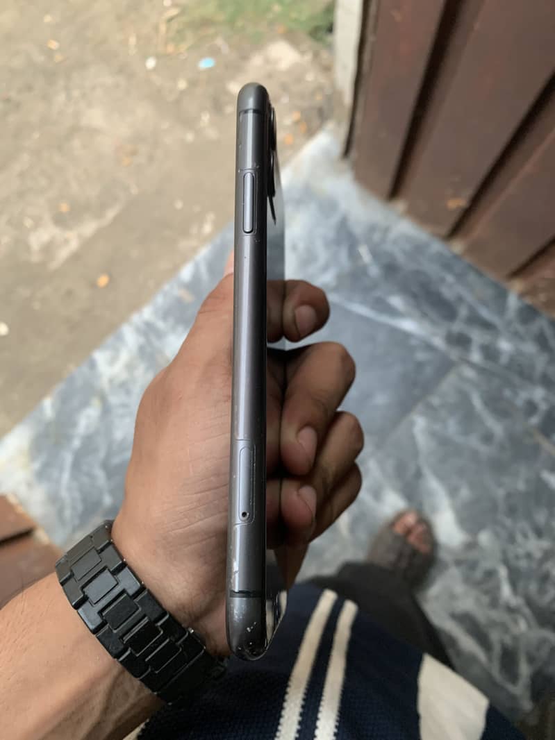 Apple iPhone 11 1