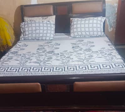 Room Set Bed, Side Tables, Dressing Table, Wardrobe for slae