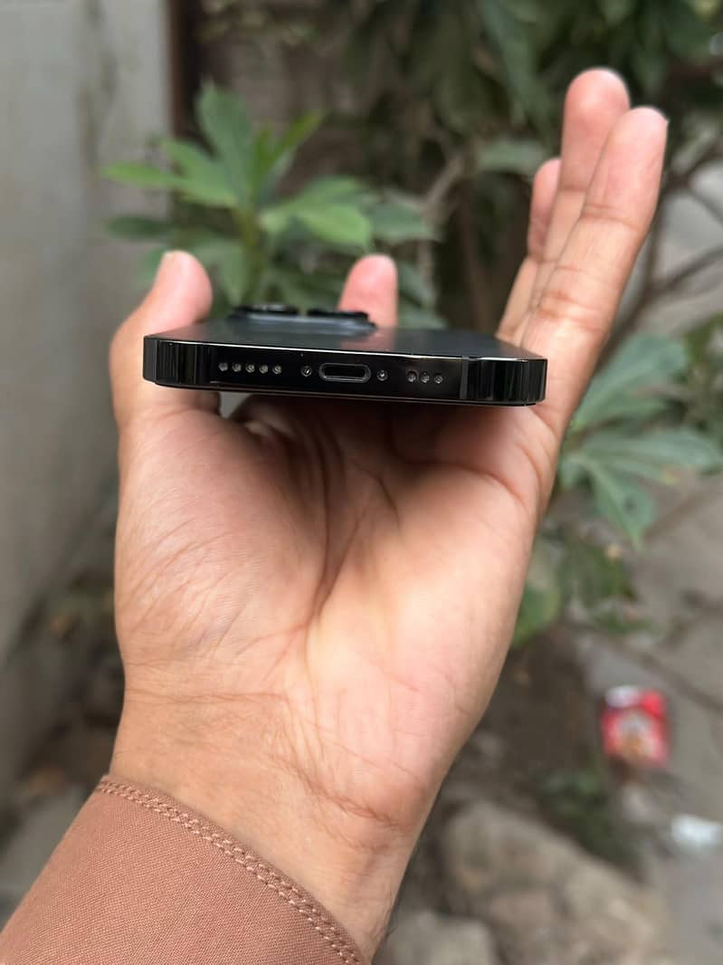 Apple iPhone 14 Pro 2
