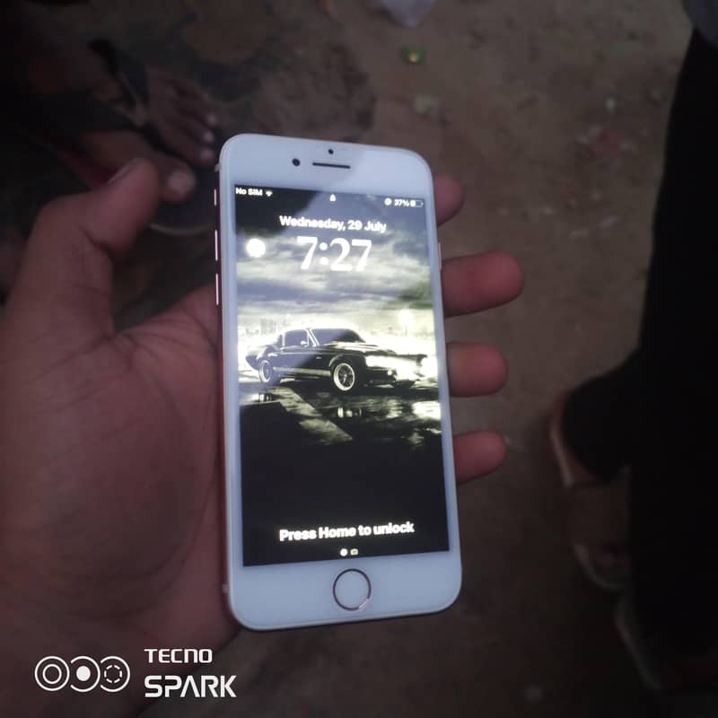 Apple iPhone 8 1