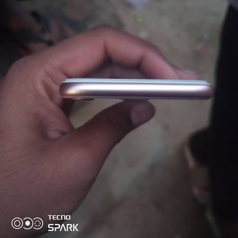 Apple iPhone 8 4