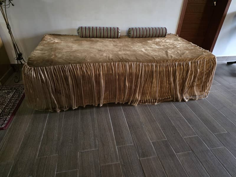 Takhat Bed 0