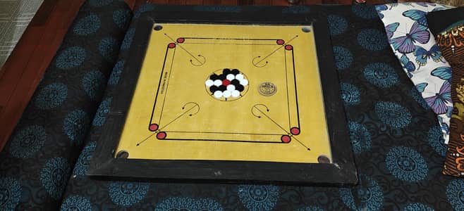 Carrom board 34x34 For sale