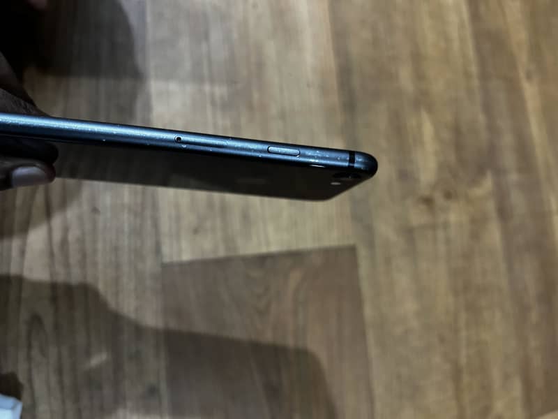 Apple iPhone 8 6
