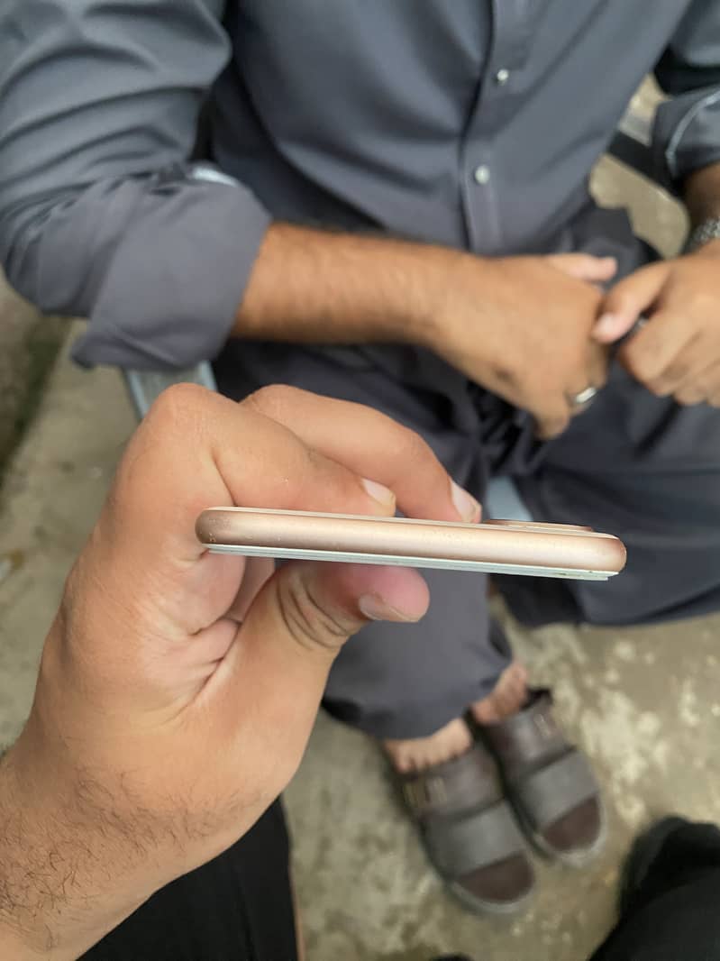 Apple iPhone 8 Plus 1