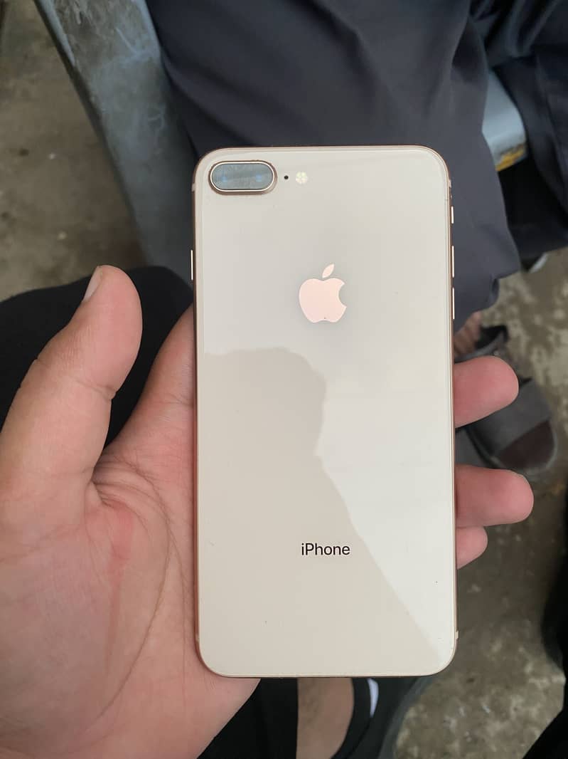 Apple iPhone 8 Plus 2