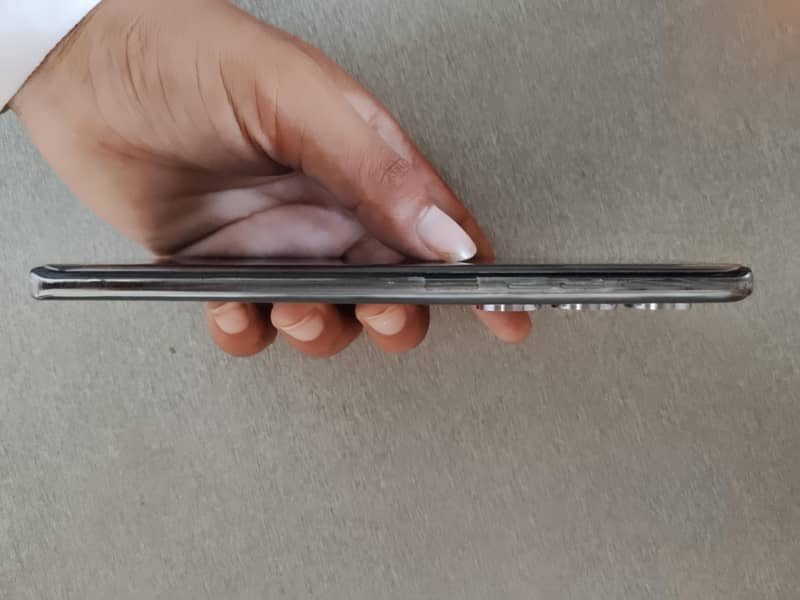 Tecno CAMON 40 Pro 4