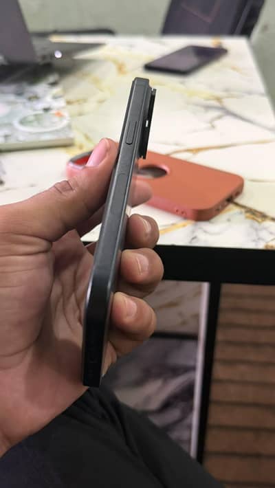 Apple iPhone 15