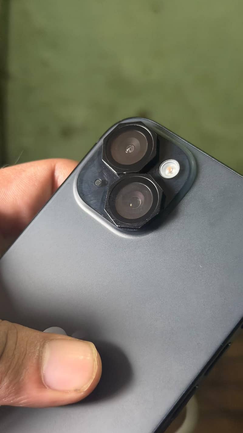 Apple iPhone 15 6