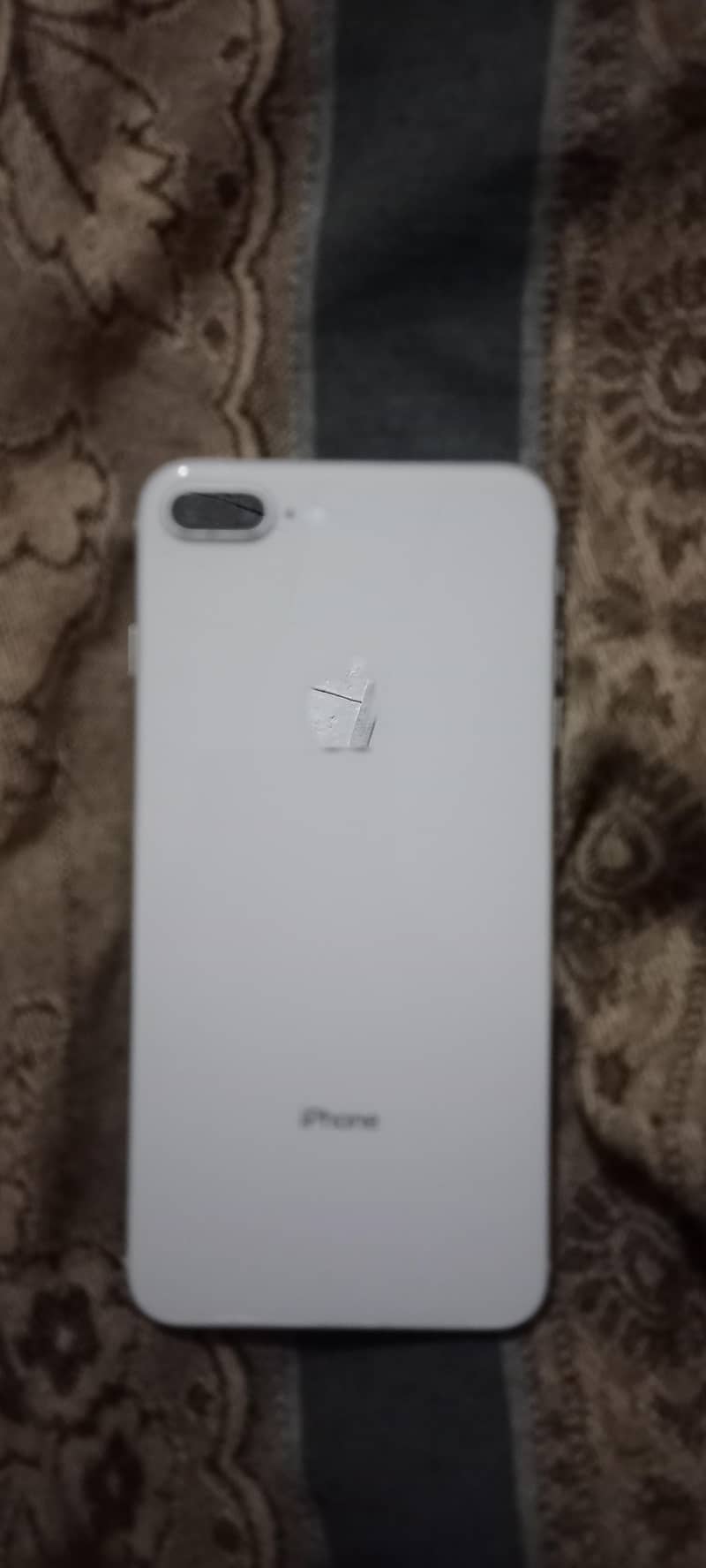 Apple iPhone 8 Plus 1