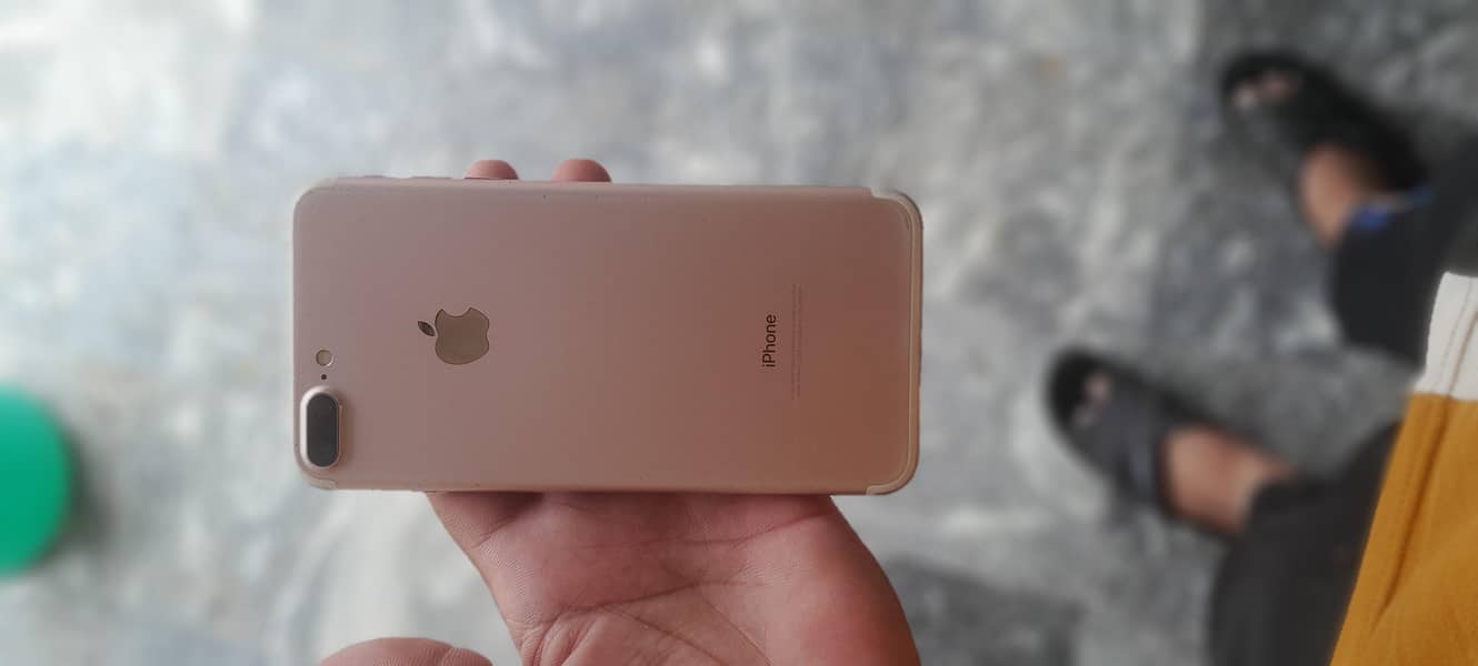 Apple iPhone 7 Plus 2