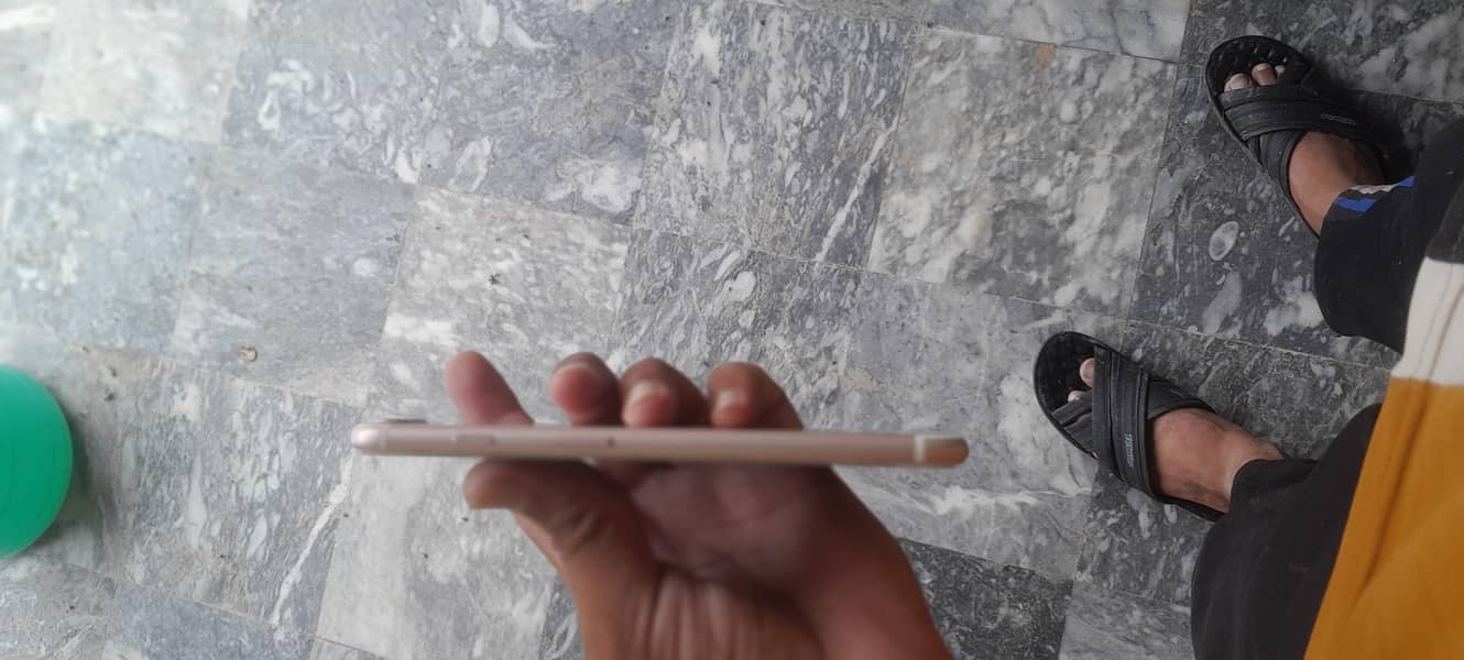 Apple iPhone 7 Plus 3