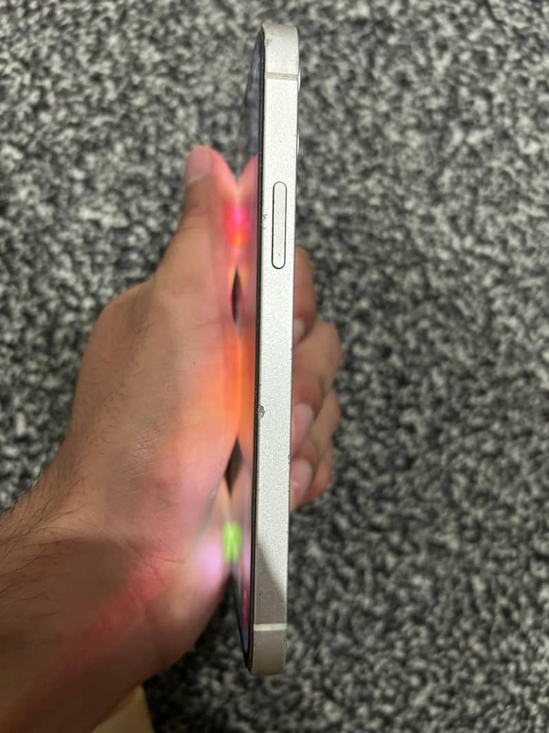 Apple iPhone 12 0