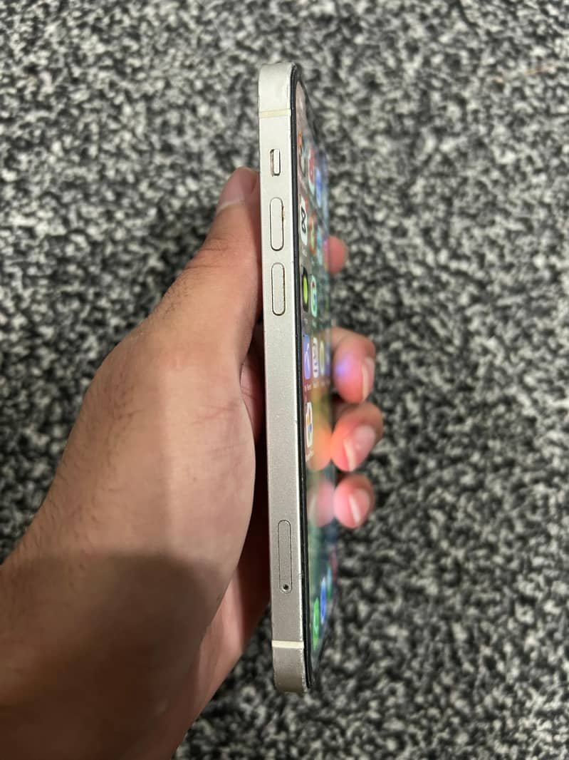 Apple iPhone 12 2