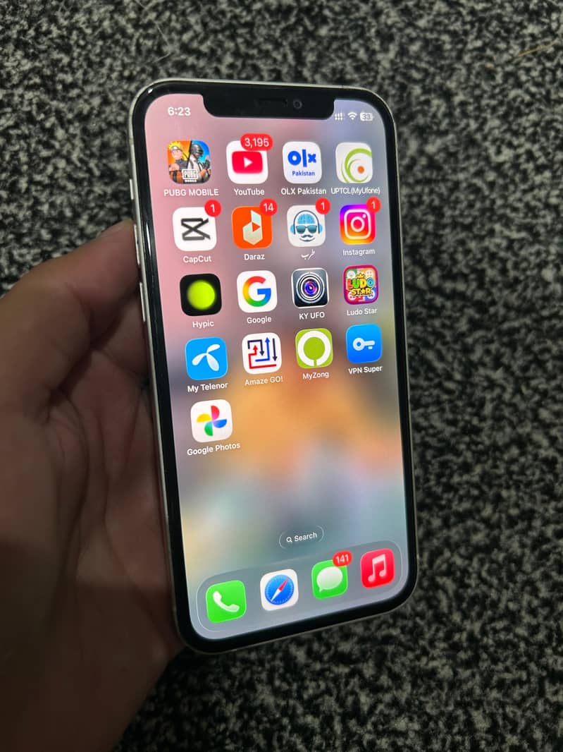 Apple iPhone 12 3