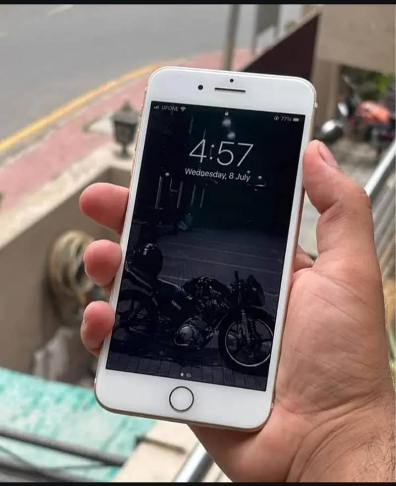 Apple iPhone 7 Plus 2