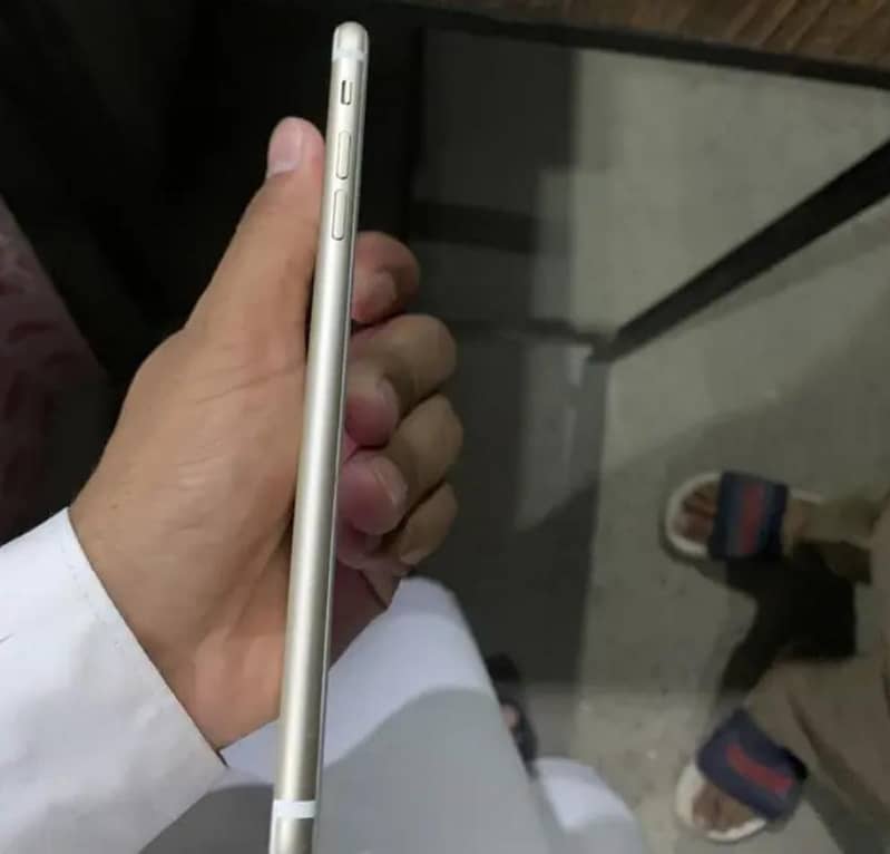 Apple iPhone 7 Plus 5