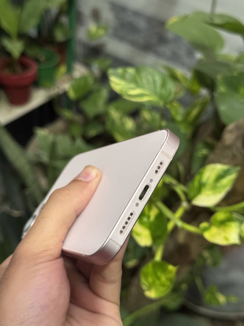 Apple iPhone 13 3