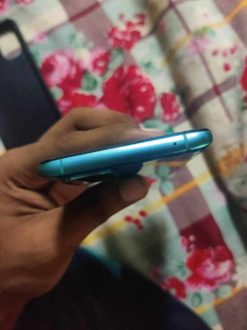One Plus 8T 4