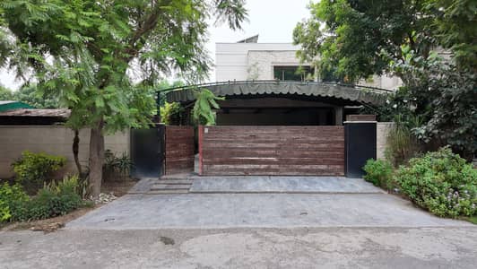 4 Kanal Superb House Main 150'FT Road DHA Raya Golf Club