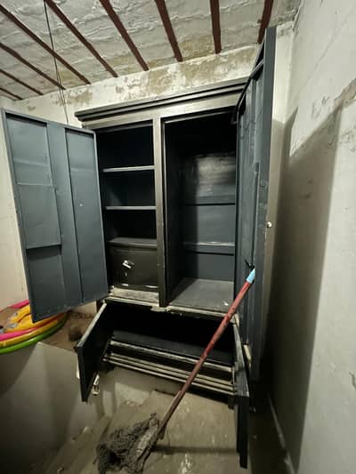Iron Almari Good condition