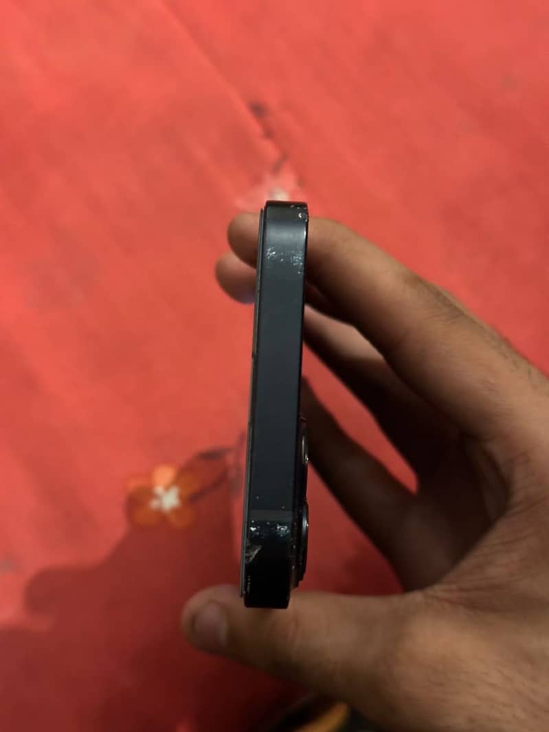 Apple iPhone 13 7
