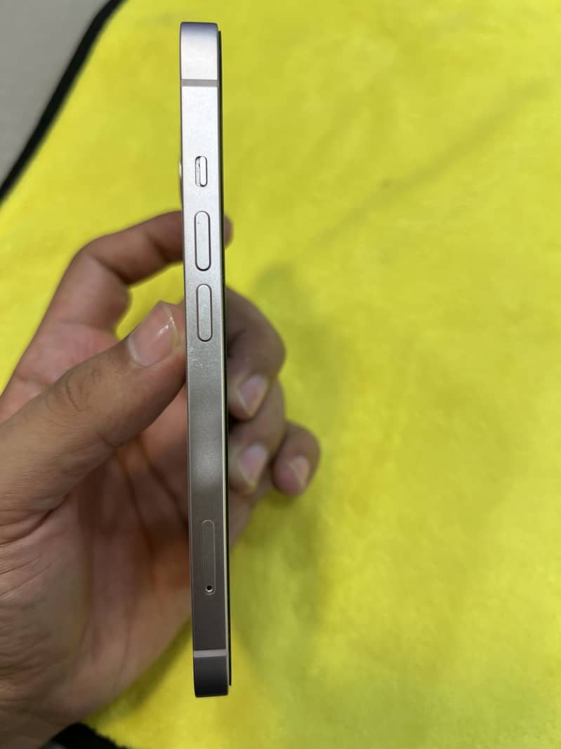 Apple iPhone 13 3