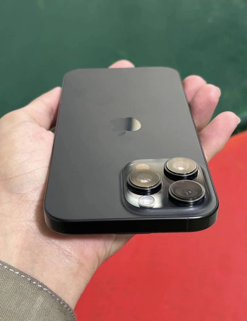 Iphone 16 pro max jv 0