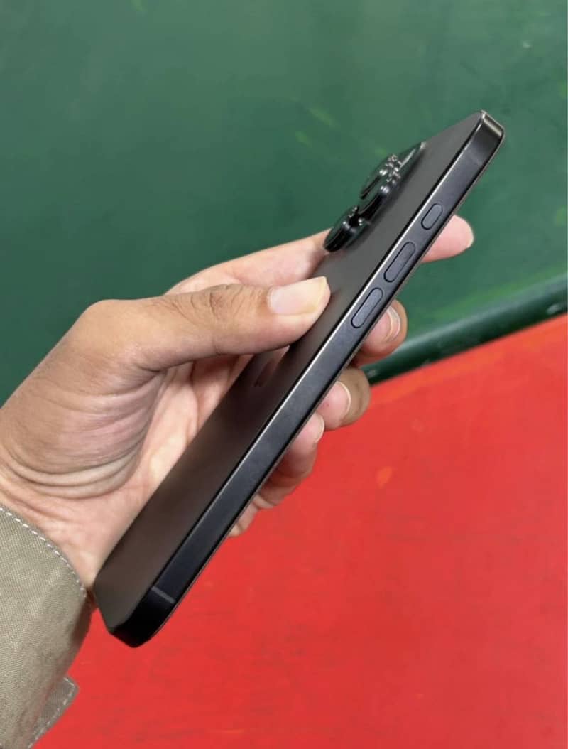 Iphone 16 pro max jv 2