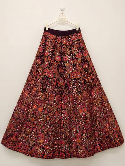 Beautiful embroidered lehanga, choli with mirror work - Excellent