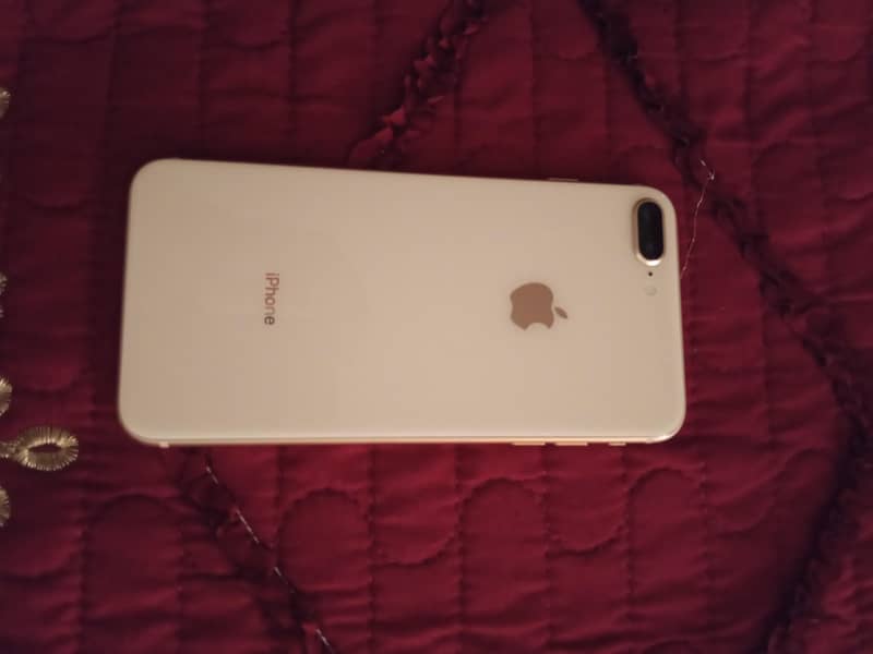 Apple iPhone 8 Plus 1