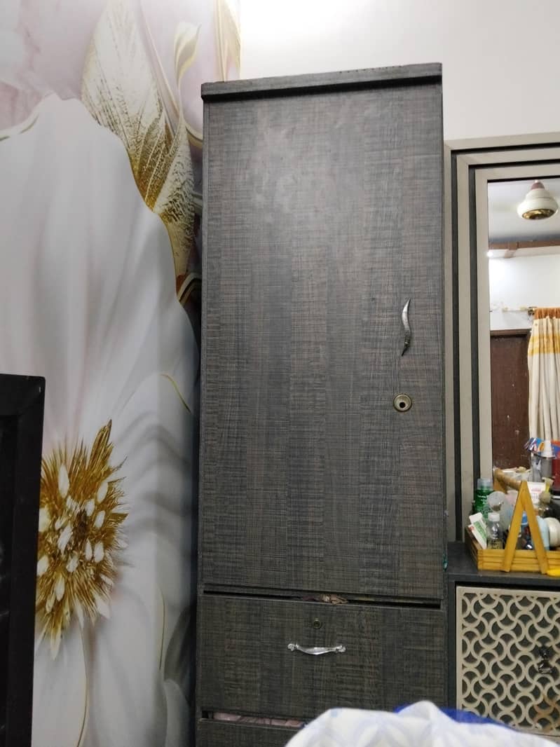 wardrobe 1