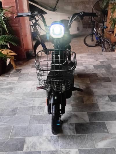 easy slippers Scooty electric