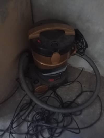 room size carpet and vacuem cleaner for sale good working condition