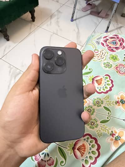 iPhone 14 pro factory unlock read description