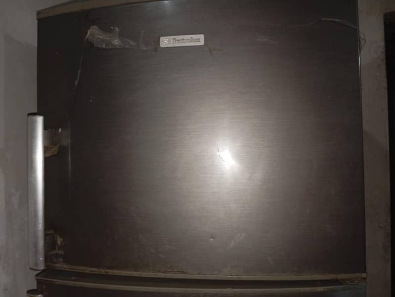 Refrigerator 0