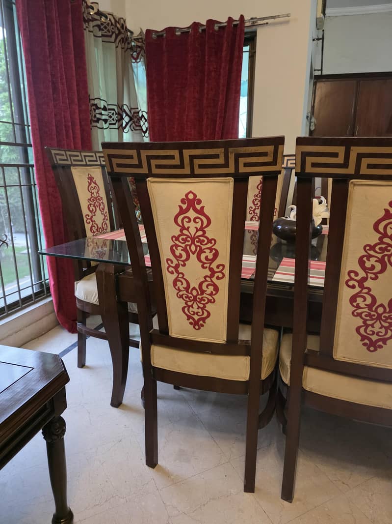 6 men elegant dining table 1